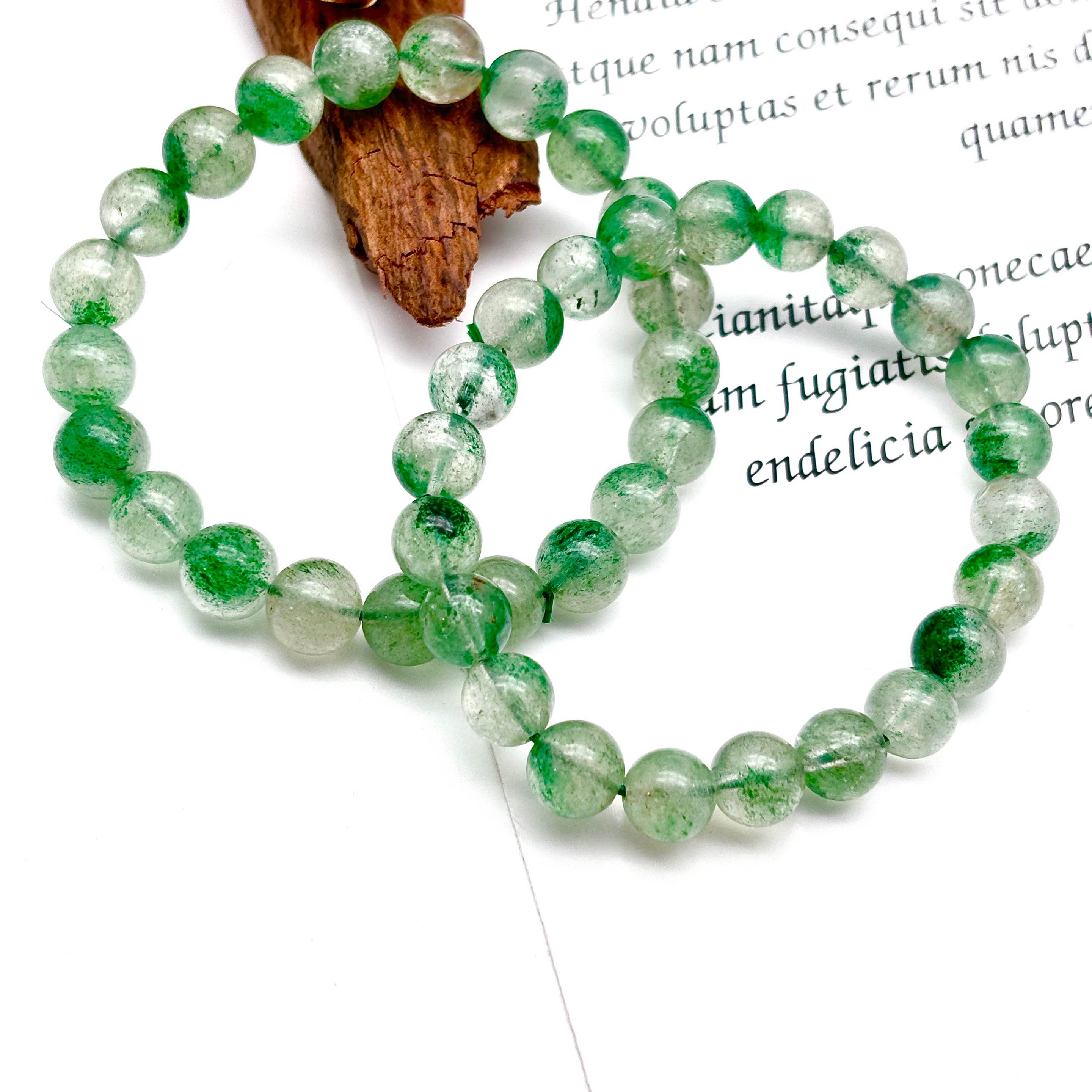 Original natural crystal jewelry bracelet, versatile style, high-end luxury, fashionable and elegant, a trendy accessory.