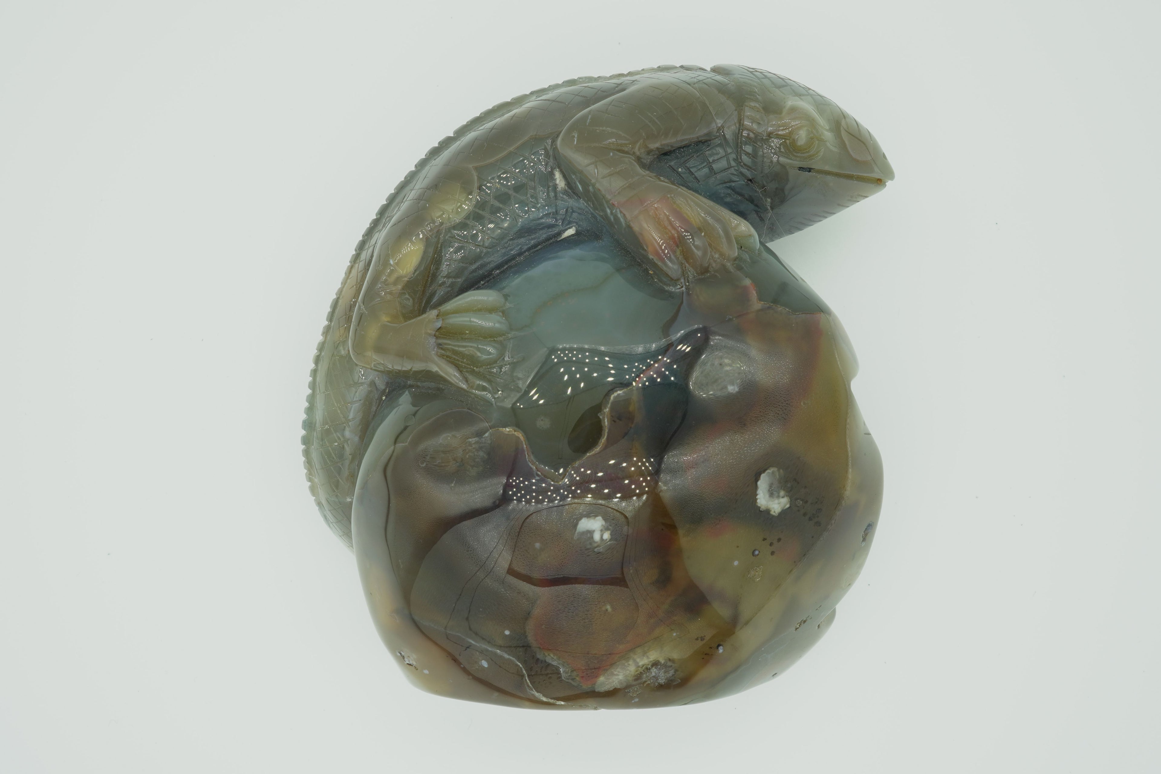 Agate Lizard carving